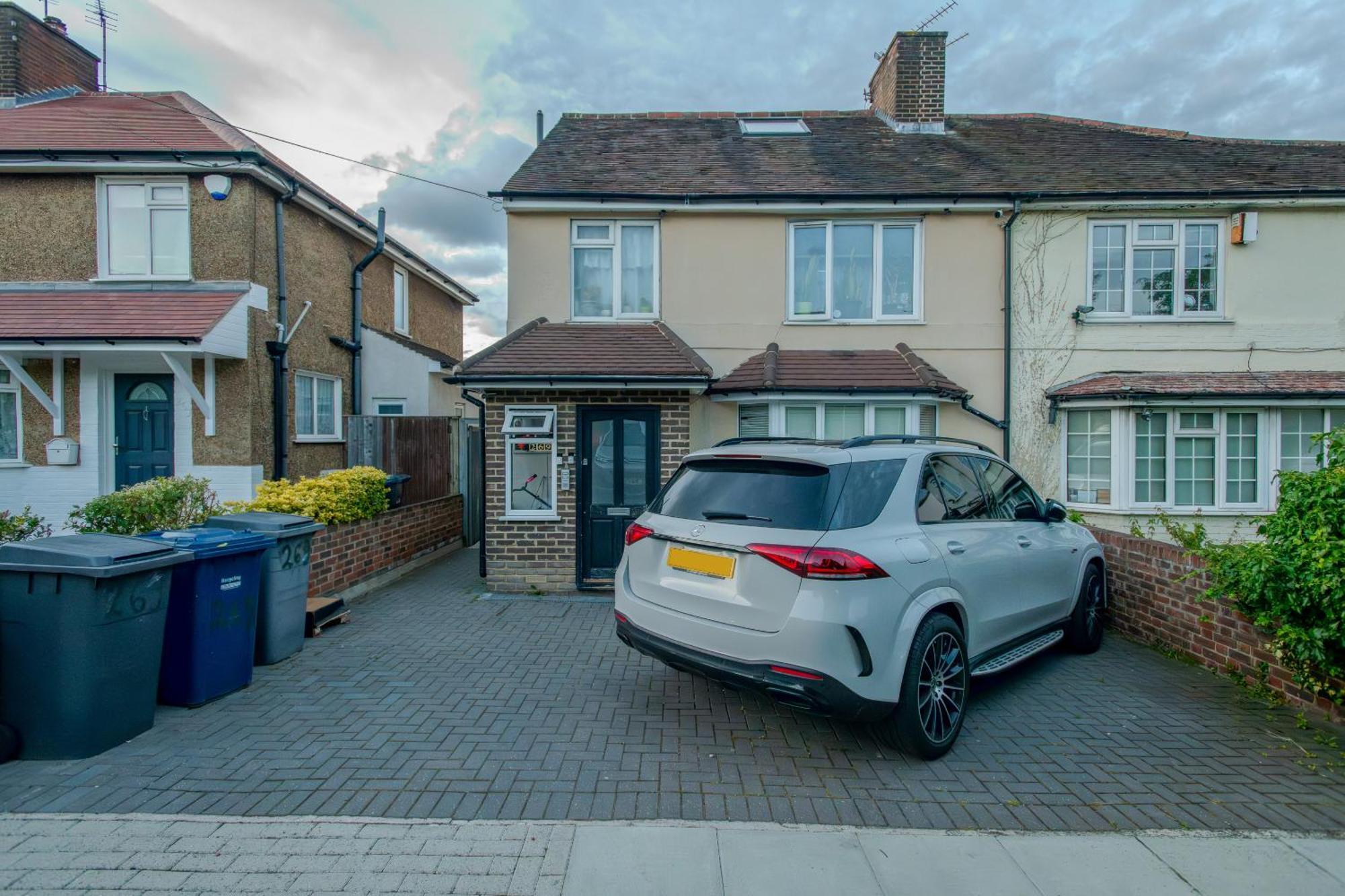 Cosy 1 Bedroom Basement Apartment With Private Patio Area London Luaran gambar